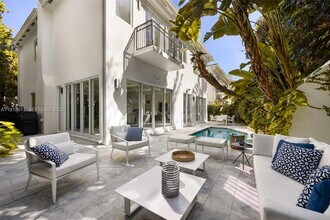 2760 Brickell Ct in Miami, FL - Foto de edificio - Building Photo