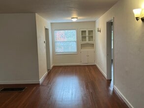 242 Grant St in Healdsburg, CA - Building Photo - Building Photo