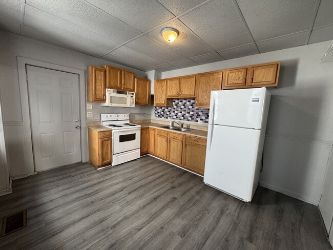 property at 644 W Mason Ave