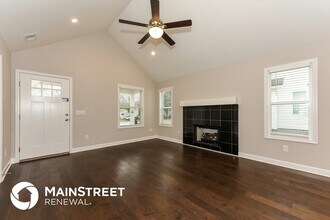 122 W Hite St in Gallatin, TN - Foto de edificio - Building Photo