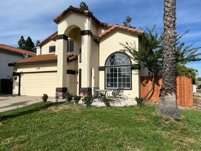 property at 2 Nikki Ct