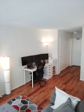 5500 Friendship Blvd in Chevy Chase, MD - Foto de edificio - Building Photo