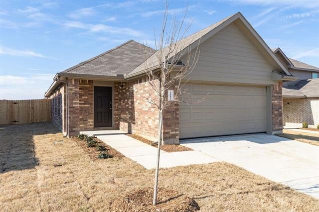 1604 Oriole St in Ennis, TX - Building Photo