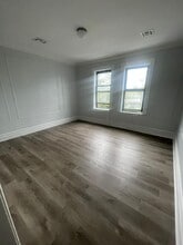 125 Osborne Ter, Unit 17 in Newark, NJ - Building Photo - Building Photo