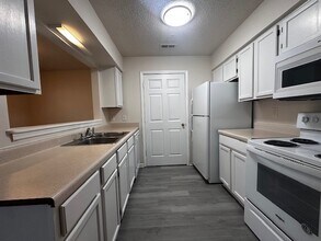 2909 Spring Garden St in Greensboro, NC - Building Photo - Building Photo