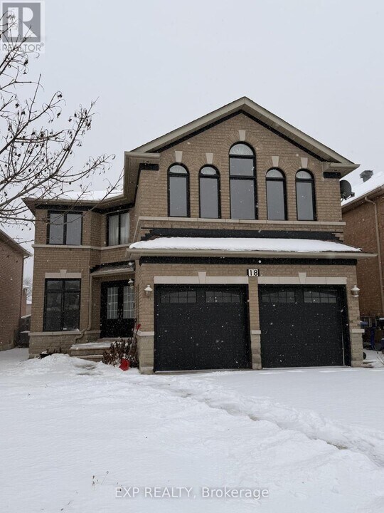 18 Highwood Rd in Brampton, ON - Building Photo