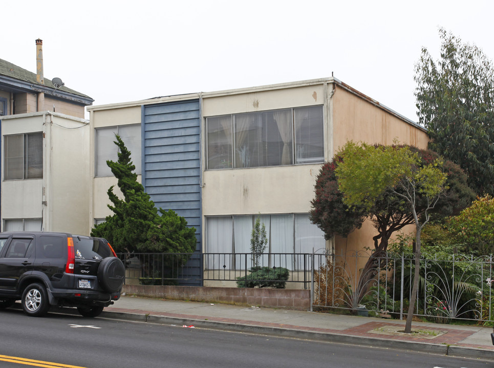 119 School St in Daly City, CA - Building Photo