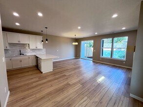 4846-4848 Elvira in Keizer, OR - Building Photo - Building Photo