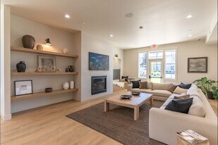 Cascade Place Apartment Homes in Molalla, OR - Building Photo