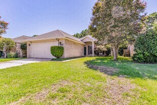 1443 Champions Green Dr in Gulf Breeze, FL - Building Photo