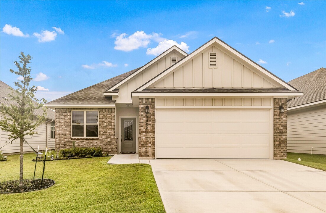 2806 Buccaneer Trl in Bryan, TX - Building Photo