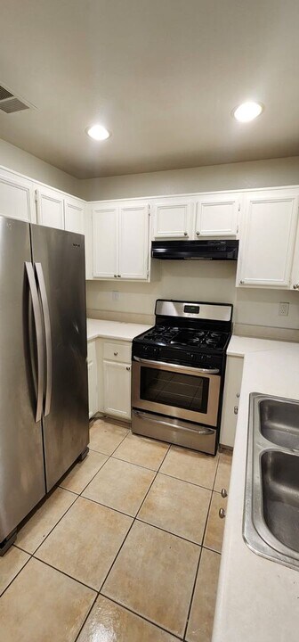 5183 Souvenir Ln in Las Vegas, NV - Building Photo