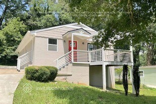 2121 Nichols Ln in Decatur, GA - Building Photo