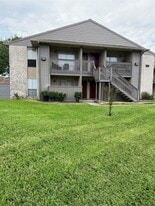 1900 Bay Area Blvd in Houston, TX - Building Photo