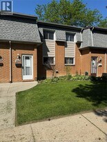 2649 Vine Ct in Windsor, ON - Building Photo