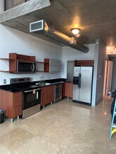 690 SW 1st Ct, Unit 1517 in Miami, FL - Foto de edificio - Building Photo