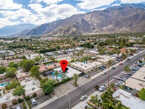 525 E Cottonwood Rd, Unit Furnished 1 Bdm PSCentral in Palm Springs, CA - Building Photo - Building Photo