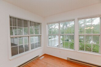 6049 Lake Terrace Cir in Norfolk, VA - Building Photo - Building Photo