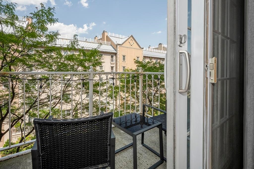 206 SHEARWATER Ct W-Unit -44 in Jersey City, NJ - Building Photo