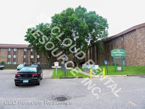 1536 Northway Dr in St. Cloud, MN - Building Photo