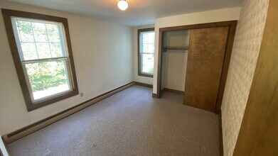 193 S Main St in Newmarket, NH - Building Photo - Building Photo