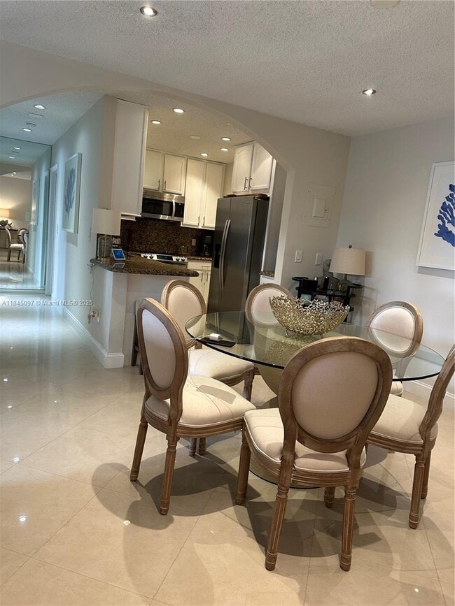 6600 NE 22nd Way in Fort Lauderdale, FL - Building Photo - Building Photo