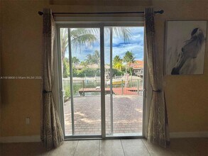 1141 Waterside Ln in Hollywood, FL - Building Photo - Building Photo