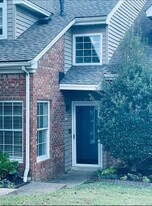 327 Yorkshire Cir in Nashville, TN - Building Photo