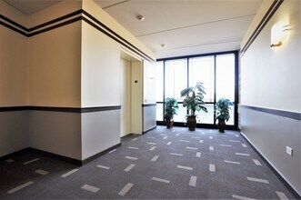 5588 N Lincoln Ave in Chicago, IL - Building Photo - Building Photo