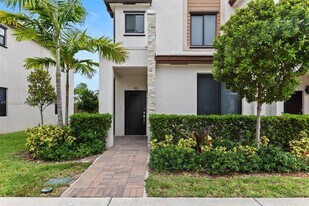 965 NE 211th St in North Miami Beach, FL - Building Photo