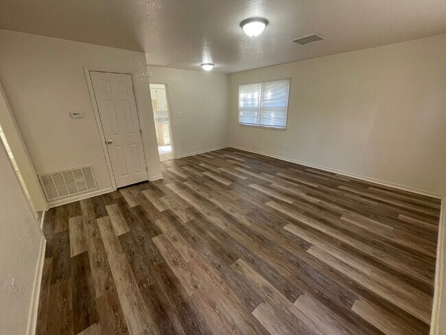 1907 N Jeanette Ave in Wichita, KS - Building Photo - Building Photo