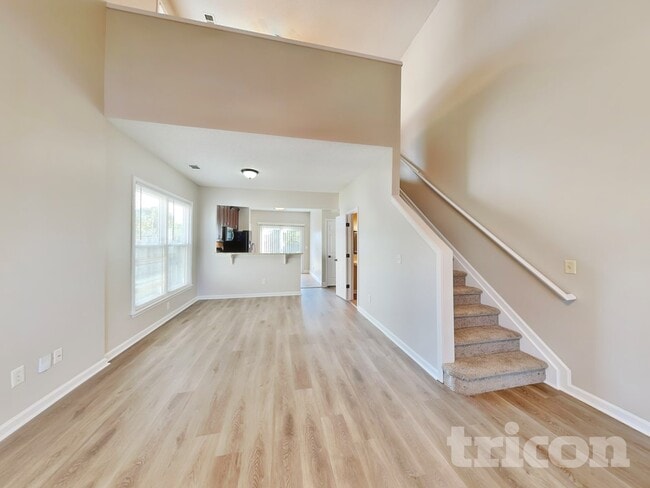 1672 Woodsford Rd in Kennesaw, GA - Foto de edificio - Building Photo