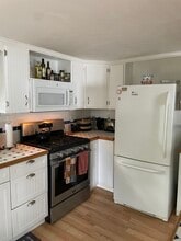 37 Knowles Dr in Barrington, NH - Foto de edificio - Building Photo