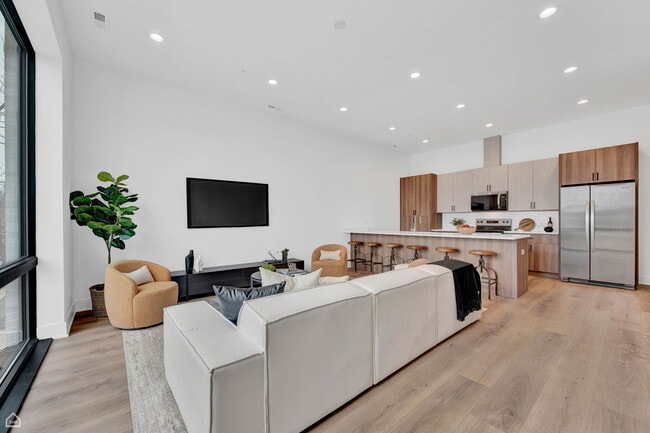 1304 S Ashland Ave in Chicago, IL - Foto de edificio - Building Photo