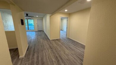5065 Ridglea Ln in Fort Worth, TX - Building Photo - Building Photo