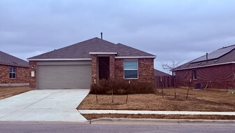 404 Golden Grove Pkwy in San Marcos, TX - Building Photo