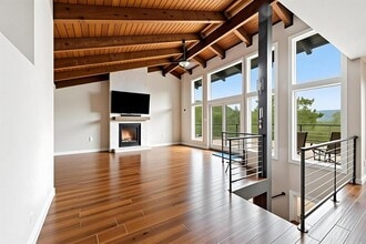 7039 Comanche Trail in Austin, TX - Building Photo - Building Photo