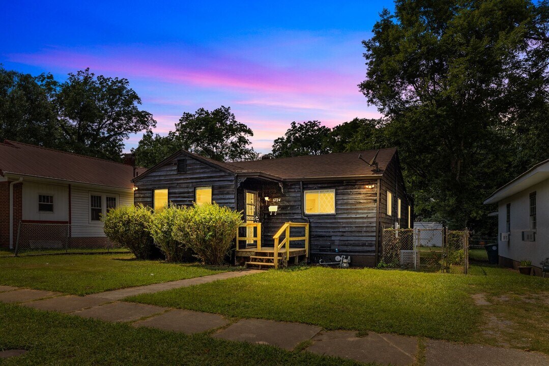 6724 2nd Ave S in Birmingham, AL - Building Photo