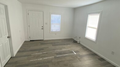37 Washington St in Bay Point, CA - Building Photo - Building Photo