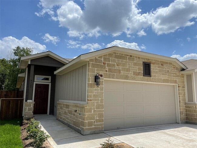 property at 9765 Grosbeak Ln