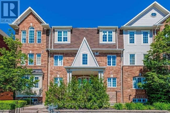 property at 625-625 Dundas St W