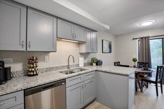 244 Juniper Ln in Bolingbrook, IL - Building Photo - Building Photo