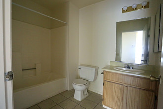 Casa Del Sol Apartment Homes in Victorville, CA - Building Photo - Interior Photo