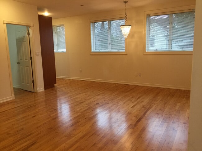 274 New York Ave, Unit Apt C in Huntington, NY - Foto de edificio - Building Photo