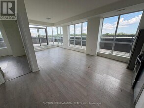 7608 Yonge St in Vaughan, ON - Building Photo - Building Photo