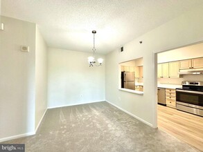 3210 N Leisure World Blvd in Silver Spring, MD - Building Photo - Building Photo