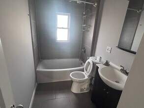 196 Sherman St, Unit 3 in Cambridge, MA - Building Photo - Building Photo