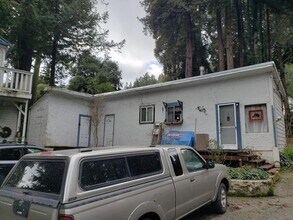 12869 Highway 9 in Boulder Creek, CA - Foto de edificio - Building Photo