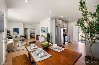 1409 W 7th St in Santa Ana, CA - Building Photo - Building Photo