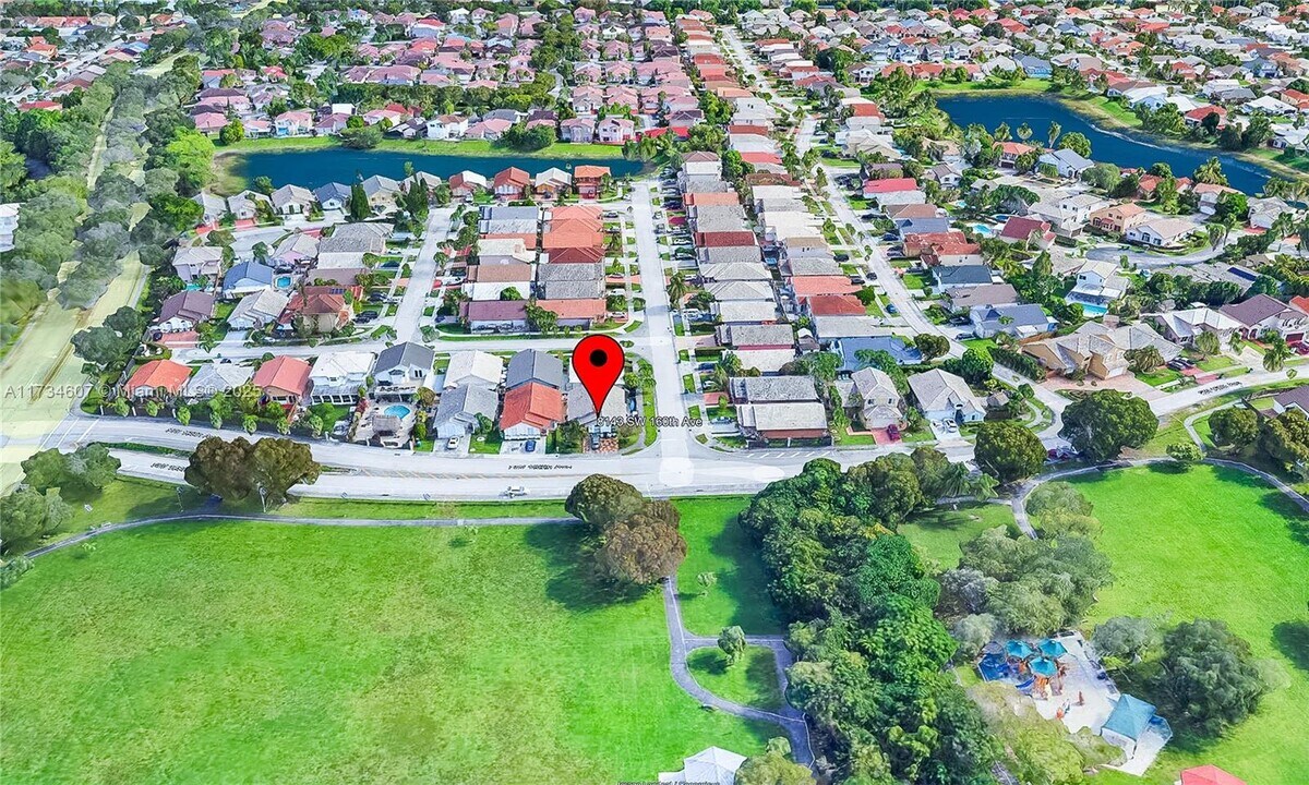 8143 SW 160th Ave in Miami, FL - Building Photo
